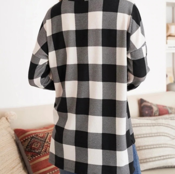 NWOT Buffalo Plaid Hacci Top - Picture 2 of 2